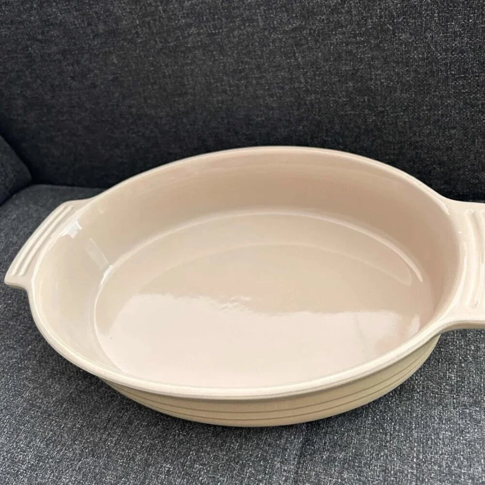 Le Creuset Stoneware Cream Oval Baking Dish 12.25” x 8”